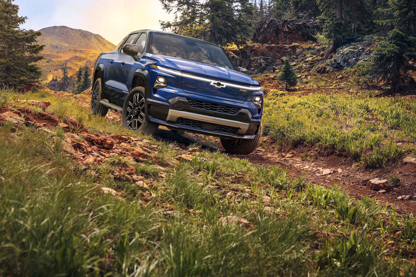 2024 Silverado EV Revealed! 400 Miles Range, 10K LBS Trailering